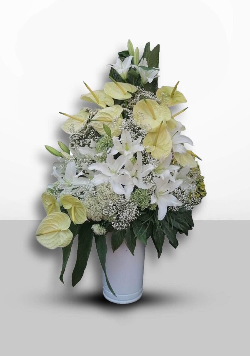 ظرف فلزی گل آنتریوم و لیلیوم و گل عروس